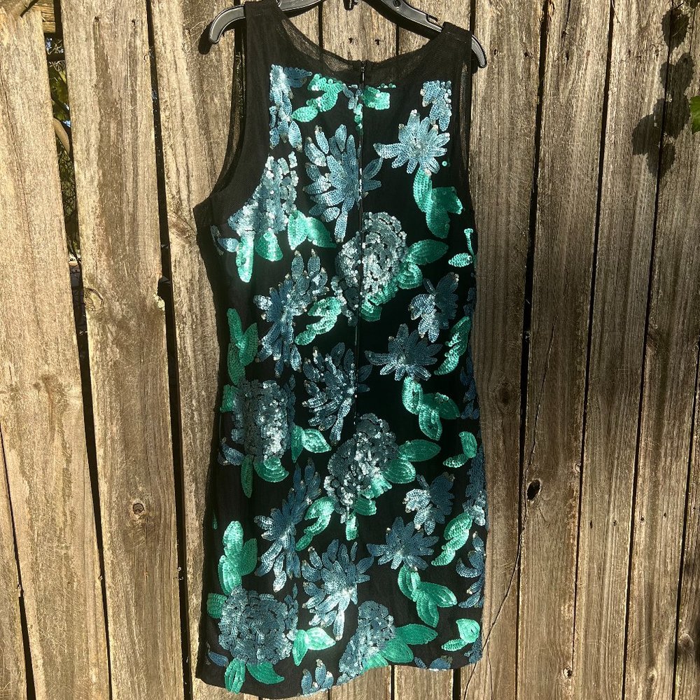 Dress - Picture 4 of 4